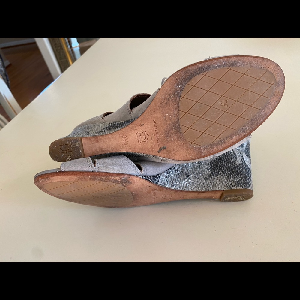 Donald J. Pliner wedge sandals - Picture 4 of 5